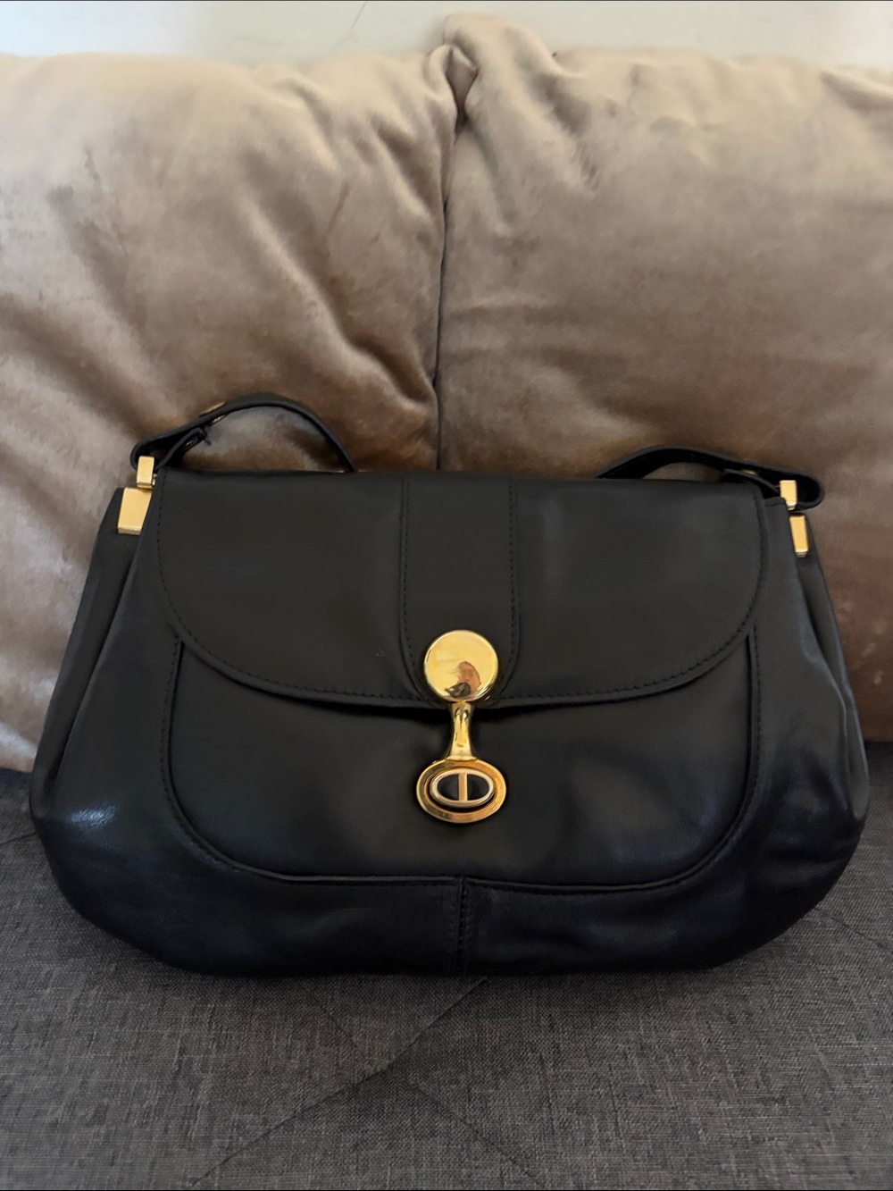 Vintage Black Leather Shoulder Bag with Gold Hardware, Strap 15 1/2 in. ,13x8 in - Picture 9 of 9